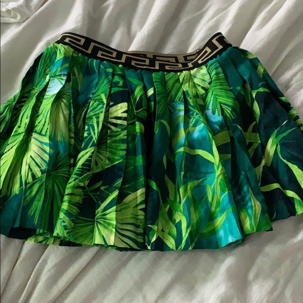 Versace Leaf print pleat skirt